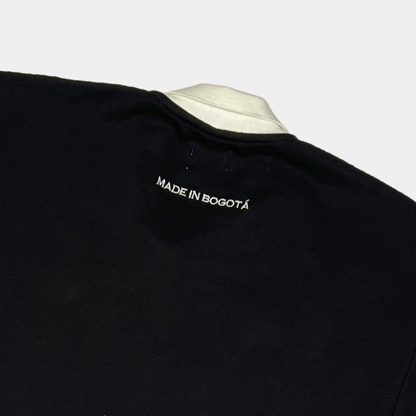 CAMISETA BOXY FIT POLO CREATED NEGRA